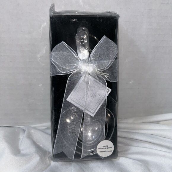 Heart Shaped Measuring Spoons Boxed Set of 4 - Picture 1 of 6